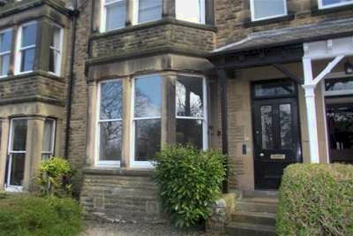 2 Bedroom Flat To Rent In Harlow Moor Drive, Harrogate, HG2