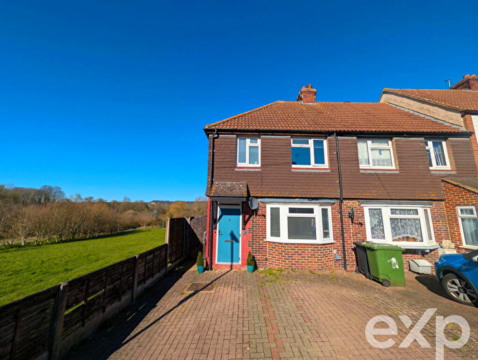 3 Bedroom End Of Terrace House For Sale In Egerton Road, Maidstone, ME14