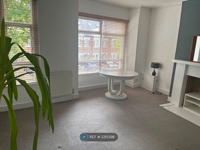 2 Bedroom Maisonette To Rent In Acton Lane, London, W4