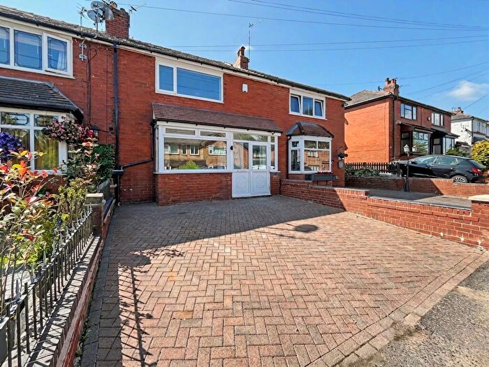 3 Bedroom Terraced House For Sale In Simister Lane, Prestwich, M25