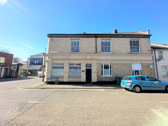 1 Bedroom Property To Rent In High Street, High Street, GL50