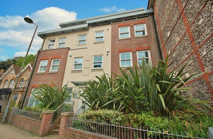 2 Bedroom Flat To Rent In Winchester City Centre, SO23