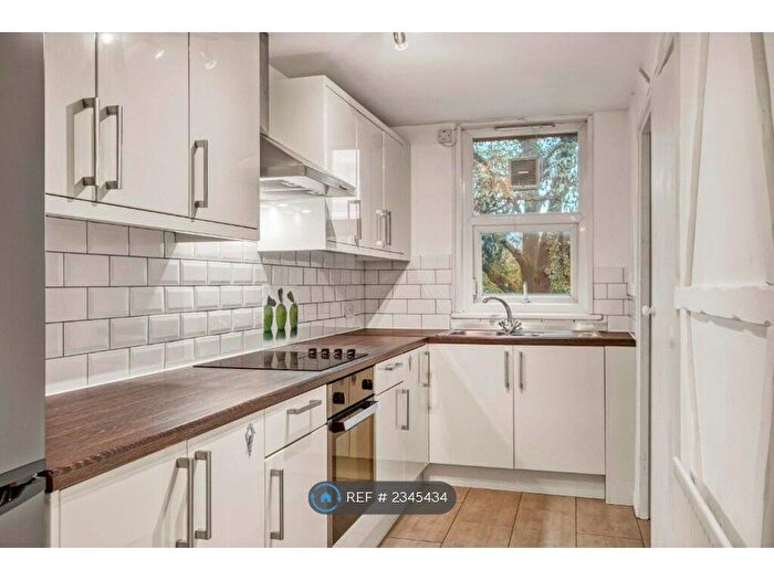 1 Bedroom Flat To Rent In Slade Walk, London, SE17