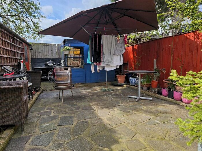 3 Bedroom End Of Terrace House To Rent In Temple Avenue, Dagenham, Essex, RM8