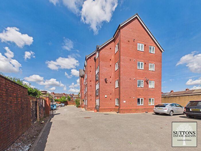 3 Bedroom Flat For Sale In Swan Court, Swan Lane, Coventry, CV2