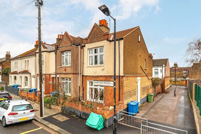 2 Bedroom House To Rent In Sartor Road, Nunhead, SE15