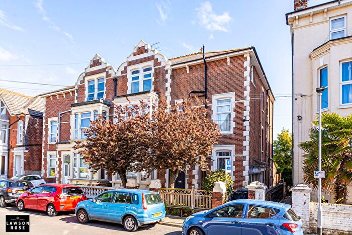 1 Bedroom Flat For Sale In St. Ronans Road, Southsea, PO4