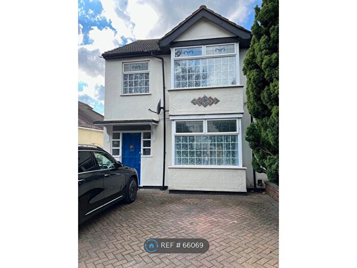 4 Bedroom Detached House To Rent In Ardleigh Green Road, Hornchurch, RM11