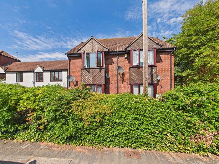 1 Bedroom Maisonette For Sale In Linden, Gloucester, GL1