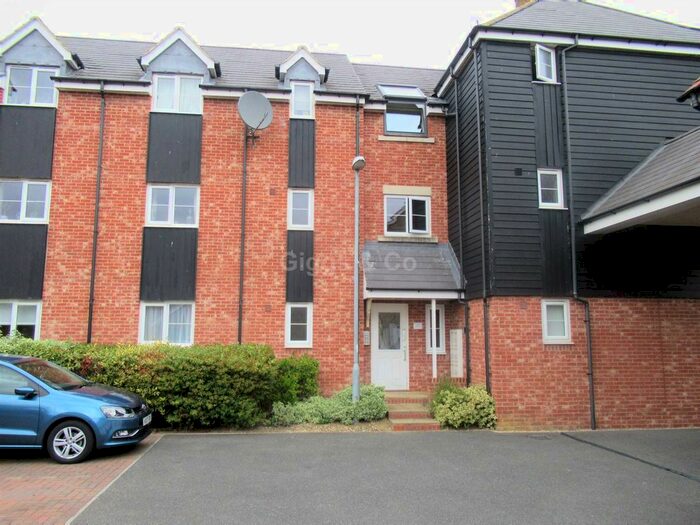 2 Bedroom Flat To Rent In Great High Ground, St Neots, PE19