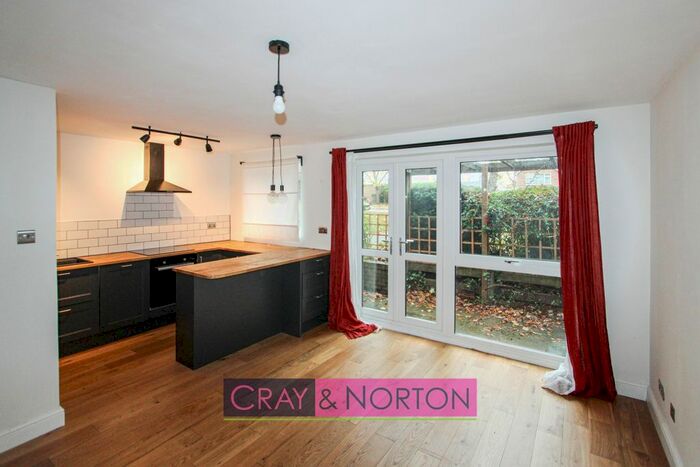 1 Bedroom Flat To Rent In Tidenham Gardens, Croydon, CR0