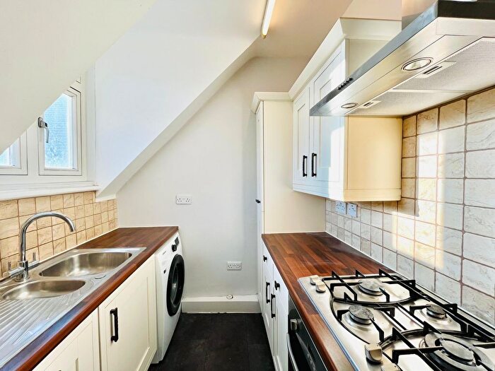 2 Bedroom Flat For Sale In High Road, Willesden, NW10