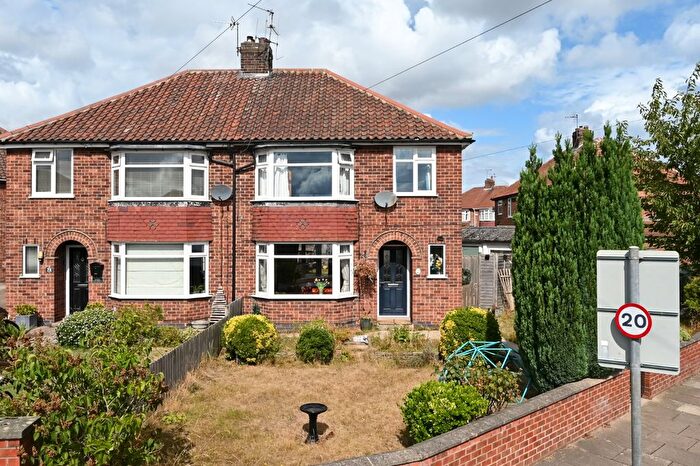 3 Bedroom Semi Detached House For Sale In Almsford Drive, Acomb, York, YO26