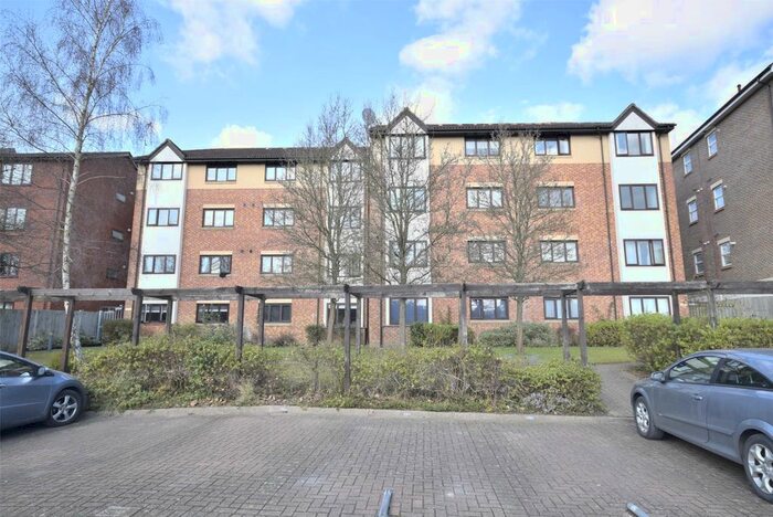 1 Bedroom Flat To Rent In Station Road, Redhill, Surrey, RH1