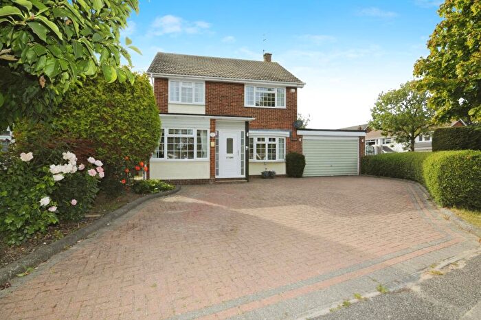 3 Bedroom Detached House For Sale In Wyatts Green Lane, Wyatts Green, Brentwood, Essex, CM15