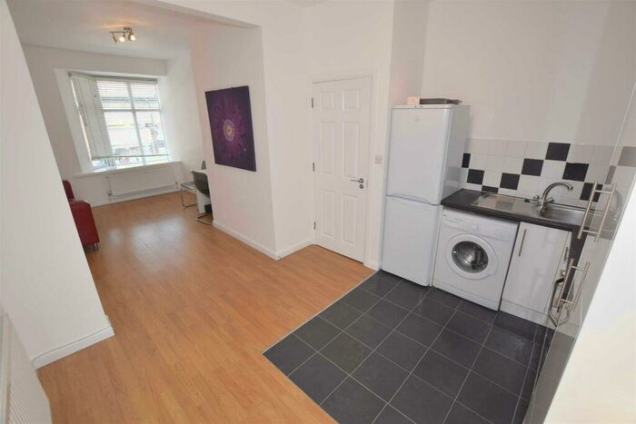 1 Bedroom Flat To Rent In The Broadway, Mill Hill, NW7