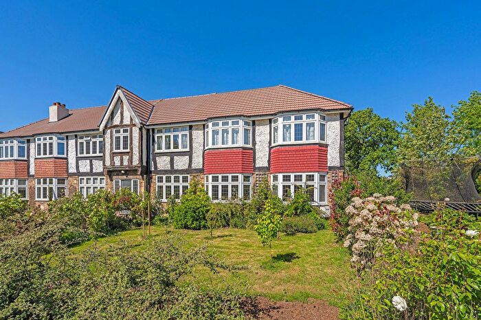 3 Bedroom Flat For Sale In The Knoll, Beckenham, BR3