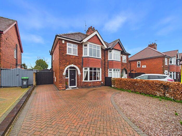 3 Bedroom Semi Detached House For Sale In Beechdale Avenue, Sutton In Ashfield, Nottinghamshire, NG17