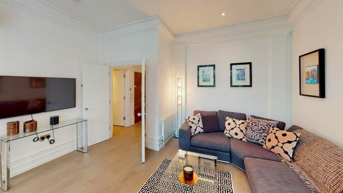 2 Bedroom Flat To Rent In Rutland Gate, London, SW7