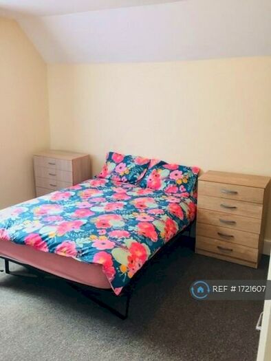Studio To Rent In Green Lanes, London, N4