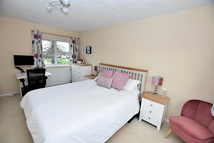3 Bedroom Semi-Detached House For Sale In Northway, Holmes Chapel, CW4