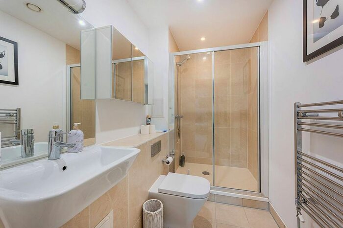 2 Bedroom Flat To Rent In Bloemfontein Road, White City, London, W12