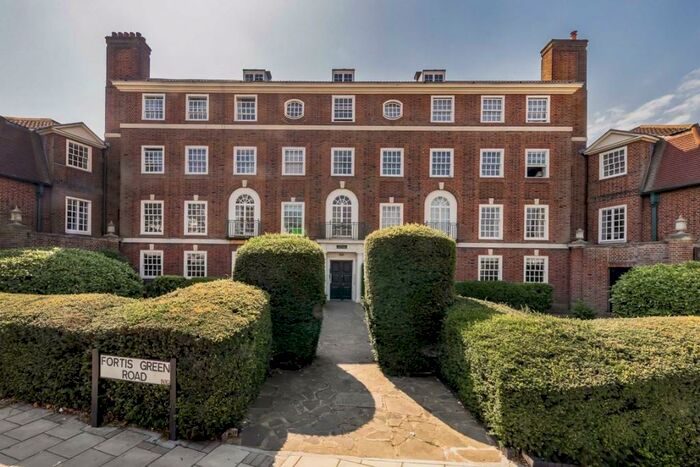 3 Bedroom Flat To Rent In Fortis Green Road, London, N10