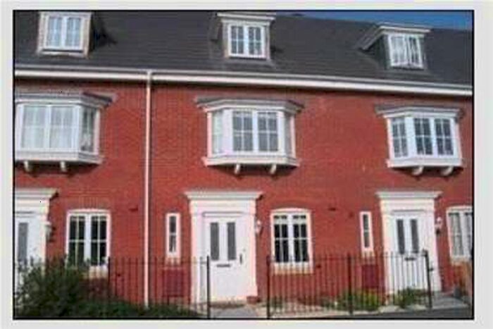 3 Bedroom House To Rent In Midsummer Walk, Hempsted, GL2