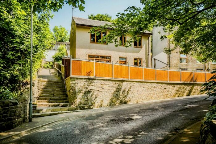 2 Bedroom Detached House To Rent In Bargate, Linthwaite, Huddersfield, West Yorkshire, HD7