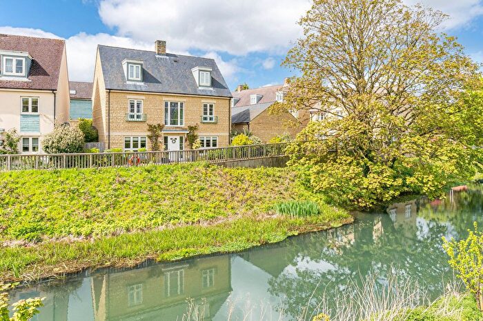 5 Bedroom Detached House For Sale In Hunloke Way, Malmesbury, SN16