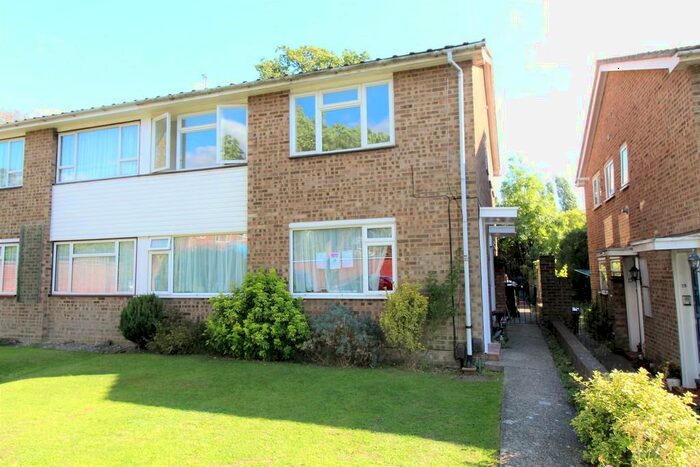 2 Bedroom Maisonette To Rent In St. Anns Way, South Croydon, CR2