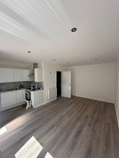 Studio To Rent In Apeldoorn Drive, Wallington, SM6