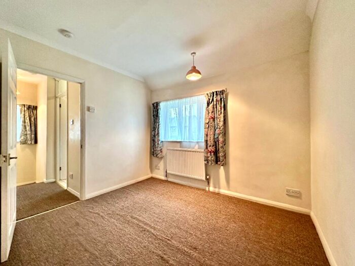 3 Bedroom End Of Terrace House For Sale In Bridgwater Close, Romford, RM3