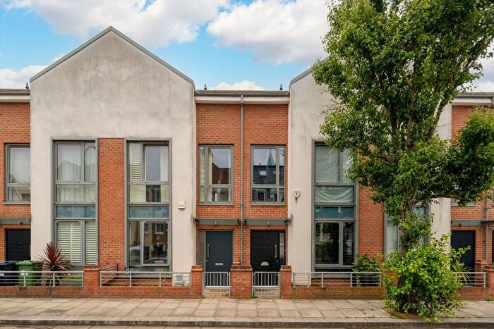 4 Bedroom Property For Sale In Elbe Street, Fulham, SW6