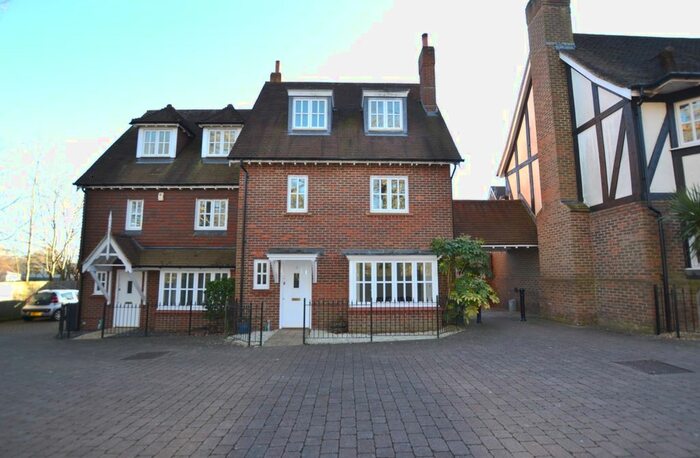 3 Bedroom Semi-Detached House To Rent In Middle Village, Haywards Heath, RH16
