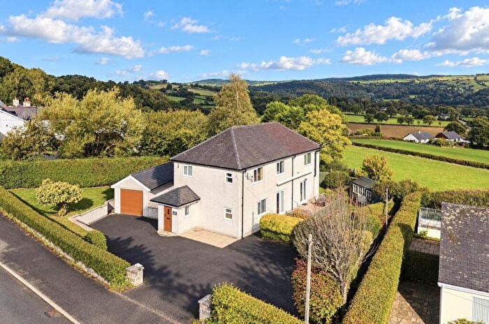 4 Bedroom Detached House For Sale In Tyn Y Groes, LL32