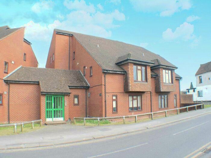 1 Bedroom Apartment To Rent In Queen Victoria House, Peach Street, Wokingham, Berkshire, RG40