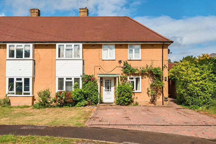 2 Bedroom Maisonette For Sale In Kingston Avenue, East Horsley, KT24