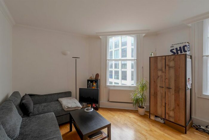 1 Bedroom Flat To Rent In Bush Lane, Cannon Street, London, EC4R