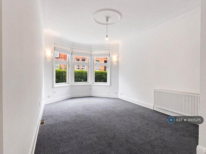 2 Bedroom Flat To Rent In Trefoil Avenue, Glasgow, G41