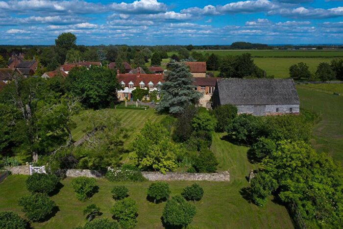 8 Bedroom Farm House To Rent In Garford, Oxfordshire, OX13