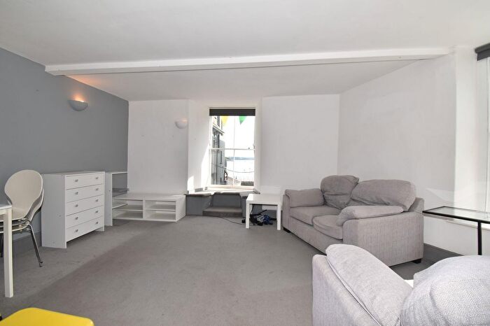 5 Bedroom Flat To Rent In Arwenack Street, Falmouth, TR11