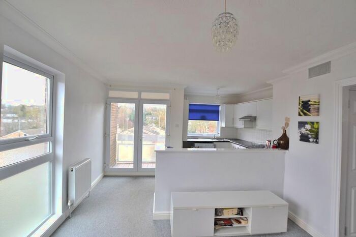 1 Bedroom Flat To Rent In Friars Wood, Pixton Way, Croydon, CR0