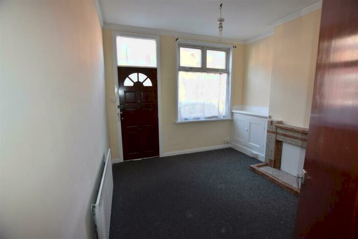 3 Bedroom Terraced House To Rent In Wilne Street, Leicester, LE2