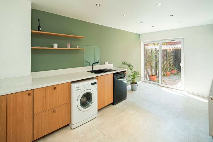 3 Bedroom Maisonette To Rent In Mortlock Close, London, SE15