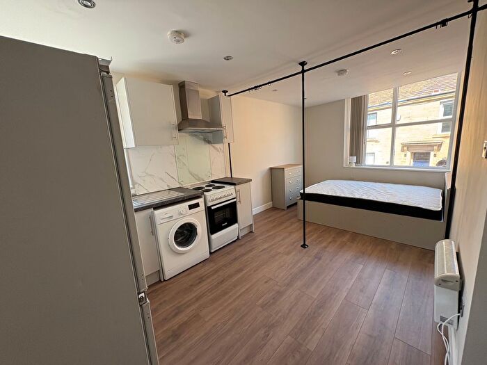 2 Bedroom Flat To Rent In Peckover Street, Bradford, BD1