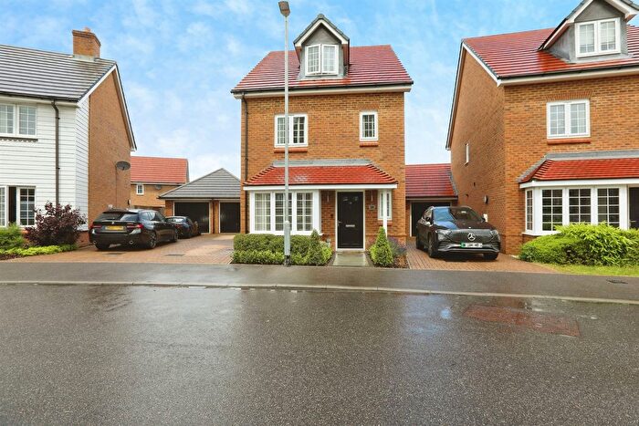4 Bedroom Detached House For Sale In Goodwood Road, Edenbridge, TN8