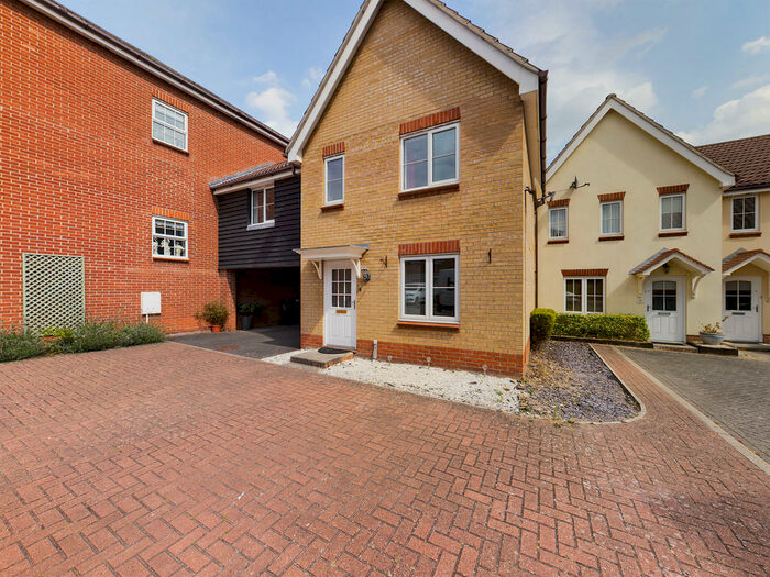 4 Bedroom Link Detached House To Rent In Cuthbert Close, Thetford, IP24