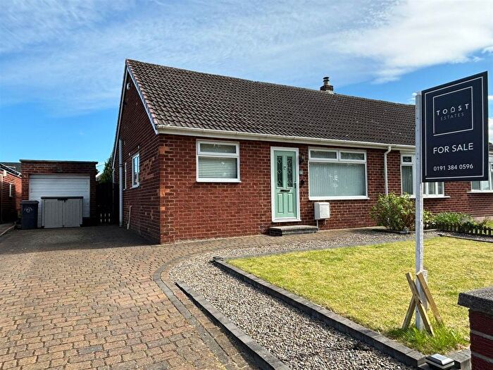 2 Bedroom Semi-Detached Bungalow For Sale In Deans Walk, Durham, DH1
