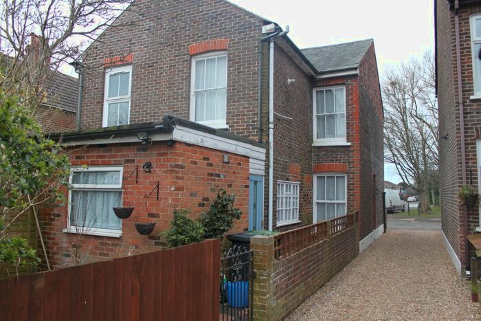 3 Bedroom Terraced House To Rent In Bosmere Gardens, Emsworth, PO10